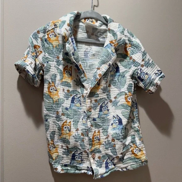 Boys Bluey Aloha Shirt and Shorts set 5T - Picture 5 of 7